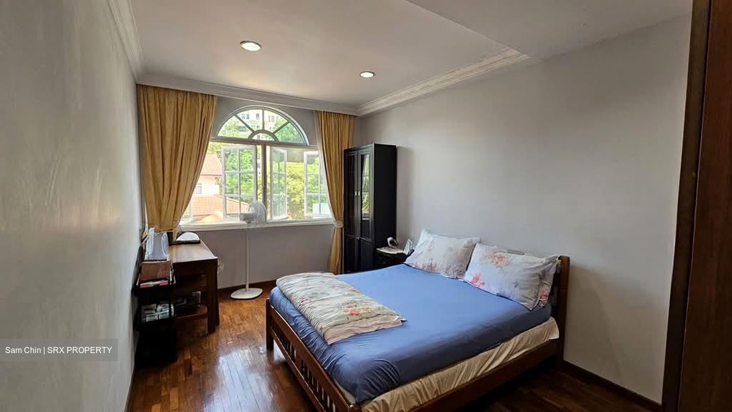 Mayflower Gardens (D20), Terrace #564994251
